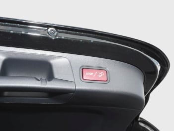 Mercedes-Benz GLA 200 AMG Night MBUX AHK Park-Paket Easy-Pack