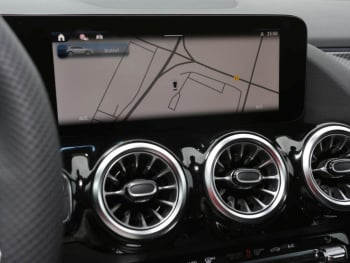 Mercedes-Benz GLA 200 AMG MBUX Navi Prem. AHK 360° Kamera LED