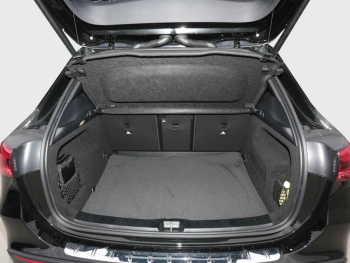 Mercedes-Benz GLA 200 AMG MBUX Navi Prem. AHK 360° Kamera LED