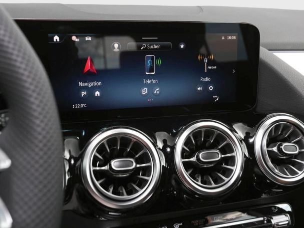 Mercedes-Benz GLA 200 AMG Night Navi Kamera Easy-Pack Totwinkel Mercedes-Benz GLA 200 AMG Night Navi Kamera Easy-Pack Totwinkel