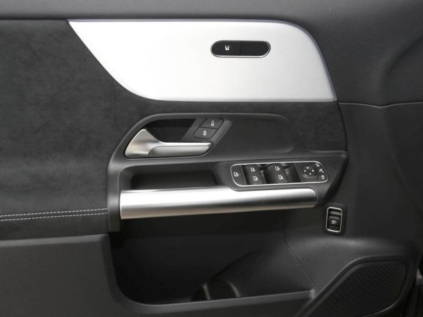 Mercedes-Benz GLA 200 AMG Night Navi Kamera Easy-Pack Totwinkel Mercedes-Benz GLA 200 AMG Night Navi Kamera Easy-Pack Totwinkel