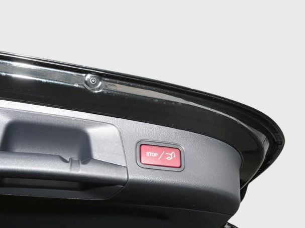 Mercedes-Benz GLA 200 AMG Night Navi Kamera Easy-Pack Totwinkel Mercedes-Benz GLA 200 AMG Night Navi Kamera Easy-Pack Totwinkel