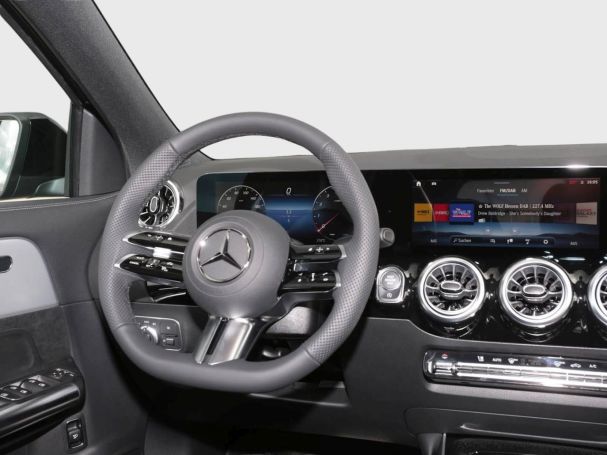 Mercedes-Benz GLA 200 AMG Night Navi Kamera Easy-Pack Totwinkel Mercedes-Benz GLA 200 AMG Night Navi Kamera Easy-Pack Totwinkel