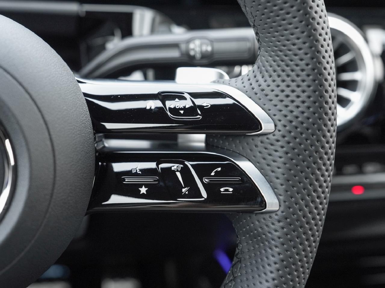 Mercedes-Benz GLA 200 AMG Night Navi AHK Kamera Lenkradheizung