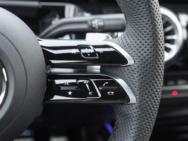 Mercedes-Benz GLA 200 AMG Night Navi AHK Kamera Lenkradheizung