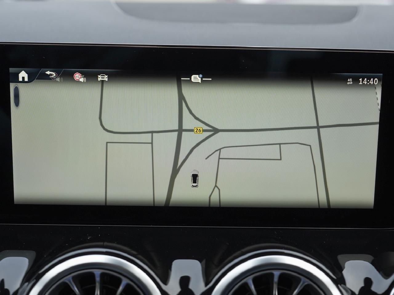 Mercedes-Benz GLA 200 AMG Night Navi AHK Kamera Lenkradheizung