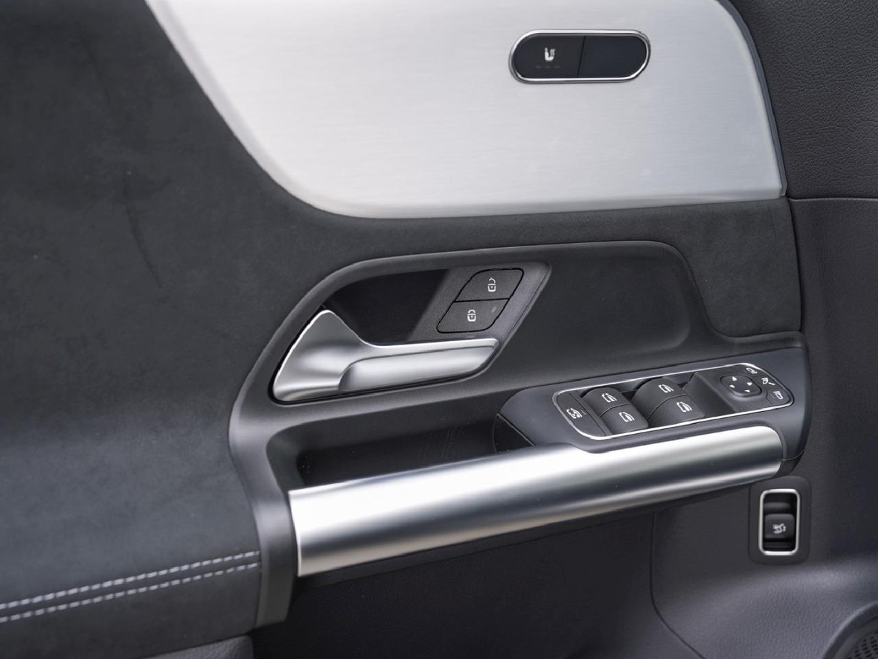 Mercedes-Benz GLA 200 AMG Night Navi AHK Kamera Lenkradheizung