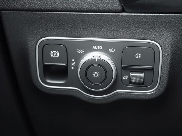 Mercedes-Benz GLA 200 AMG Night Navi AHK Kamera Lenkradheizung