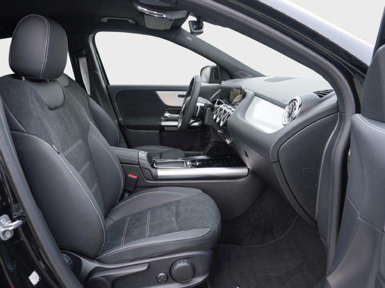 Mercedes-Benz GLA 200 AMG Night Navi AHK Kamera Lenkradheizung