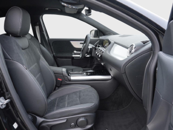 Mercedes-Benz GLA 200 AMG Night Navi AHK Kamera Lenkradheizung