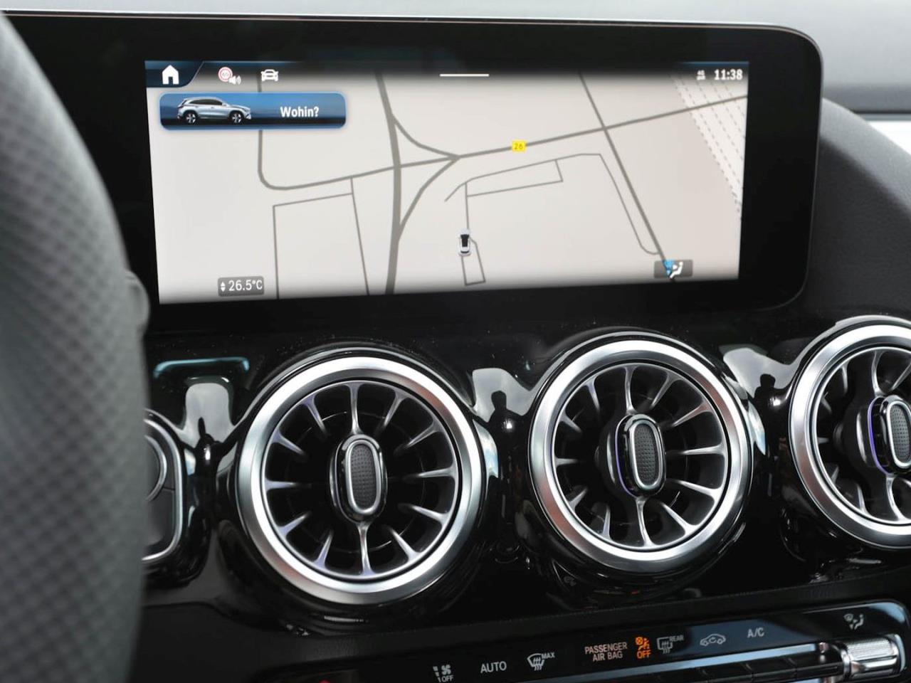 Mercedes-Benz GLA 200 AMG Night MBUX Navi AHK ParkP EasyPack