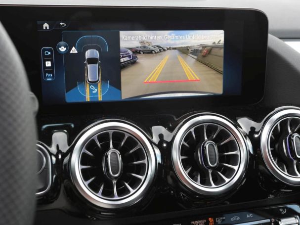 Mercedes-Benz GLA 200 AMG Night MBUX Navi AHK ParkP EasyPack