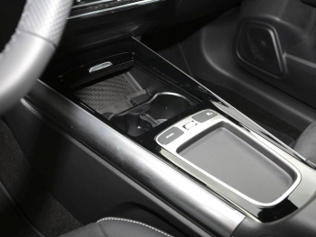 Mercedes-Benz GLA 200 AMG Night MBUX Navi AHK ParkP EasyPack