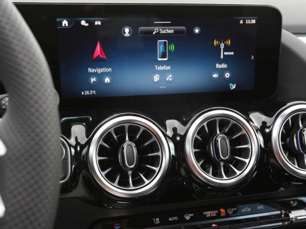 Mercedes-Benz GLA 200 AMG Night MBUX Navi AHK ParkP EasyPack