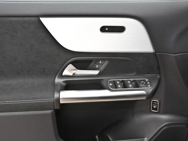 Mercedes-Benz GLA 200 AMG Night MBUX Navi AHK ParkP EasyPack