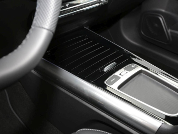 Mercedes-Benz GLA 200 AMG Night MBUX Navi AHK ParkP EasyPack