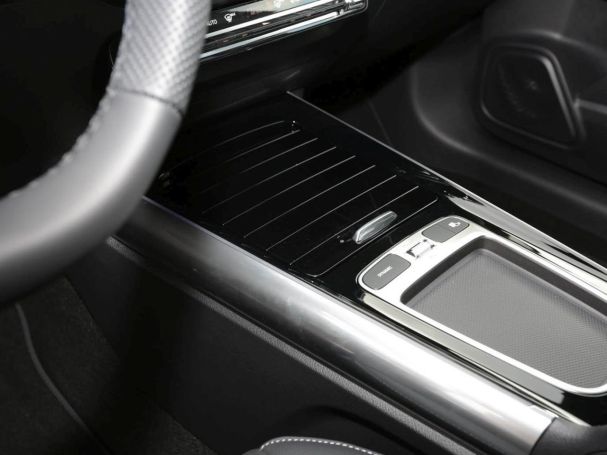 Mercedes-Benz GLA 200 AMG Night MBUX Navi AHK ParkP EasyPack