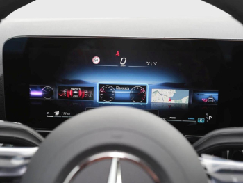 Mercedes-Benz GLA 200 AMG Night MBUX Navi AHK ParkP EasyPack