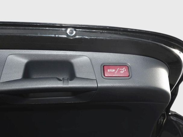 Mercedes-Benz GLA 200 AMG Night MBUX Navi AHK ParkP EasyPack