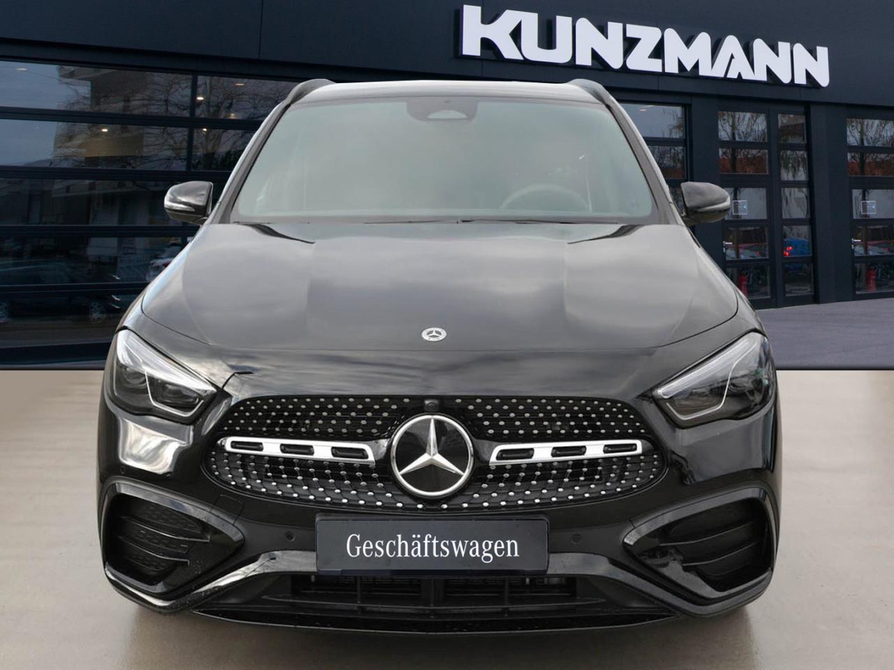 Mercedes-Benz GLA 200 AMG Night MBUX Navi AHK ParkP EasyPack