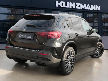 Mercedes-Benz GLA 200 AMG Night MBUX Navi AHK ParkP EasyPack