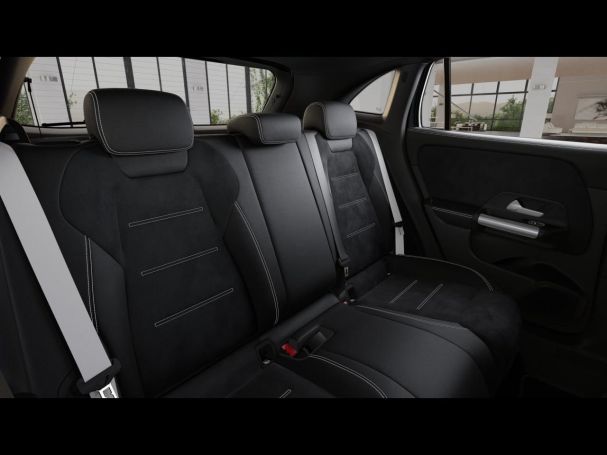 Mercedes-Benz GLA 200 AMG Night MBUX Navi AHK ParkP EasyPack