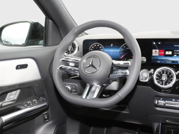 Mercedes-Benz GLA 200 AMG Night MBUX Navi AHK ParkP EasyPack
