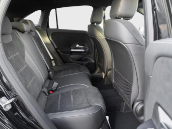 Mercedes-Benz GLA 200 AMG Night MBUX Navi EasyP AHK ParkPaket