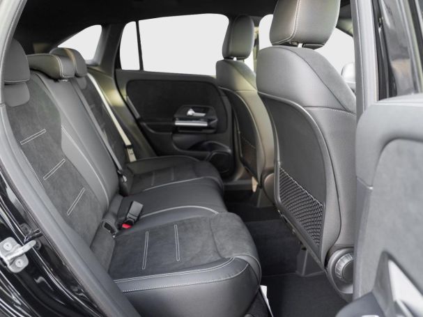 Mercedes-Benz GLA 200 AMG Night MBUX Navi EasyP AHK ParkPaket