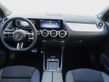 Mercedes-Benz GLA 200 AMG Night MBUX Navi EasyP AHK ParkPaket