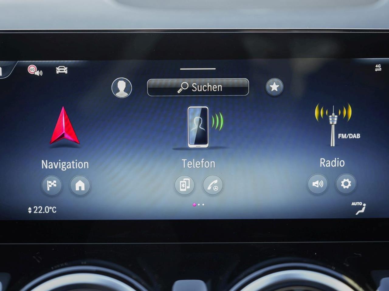 Mercedes-Benz GLA 200 AMG Night MBUX Navi EasyP AHK ParkPaket