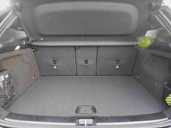 Mercedes-Benz GLA 200 AMG Night MBUX Navi EasyP AHK ParkPaket