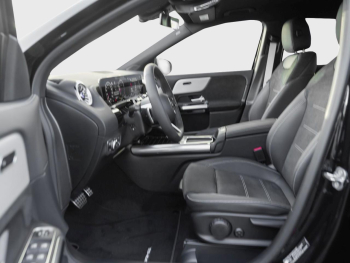 Mercedes-Benz GLA 200 AMG Night MBUX Navi EasyP AHK ParkPaket
