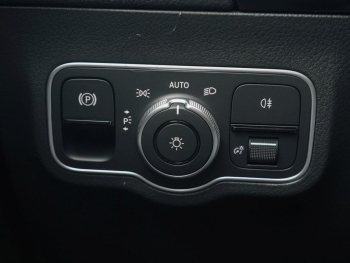 Mercedes-Benz GLA 200 AMG Night AHK 360° EasyPack SpurhalteP