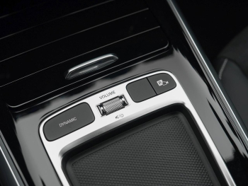 Mercedes-Benz GLA 200 AMG Night AHK 360° EasyPack SpurhalteP