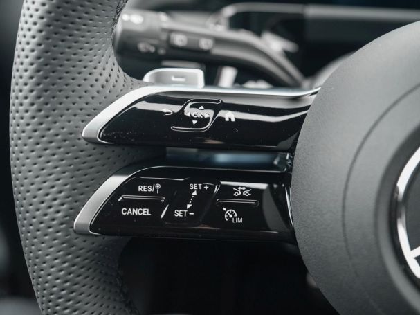 Mercedes-Benz GLA 200 AMG Night AHK 360° EasyPack SpurhalteP