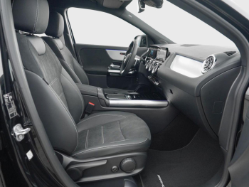 Mercedes-Benz GLA 200 AMG Night AHK 360° EasyPack SpurhalteP
