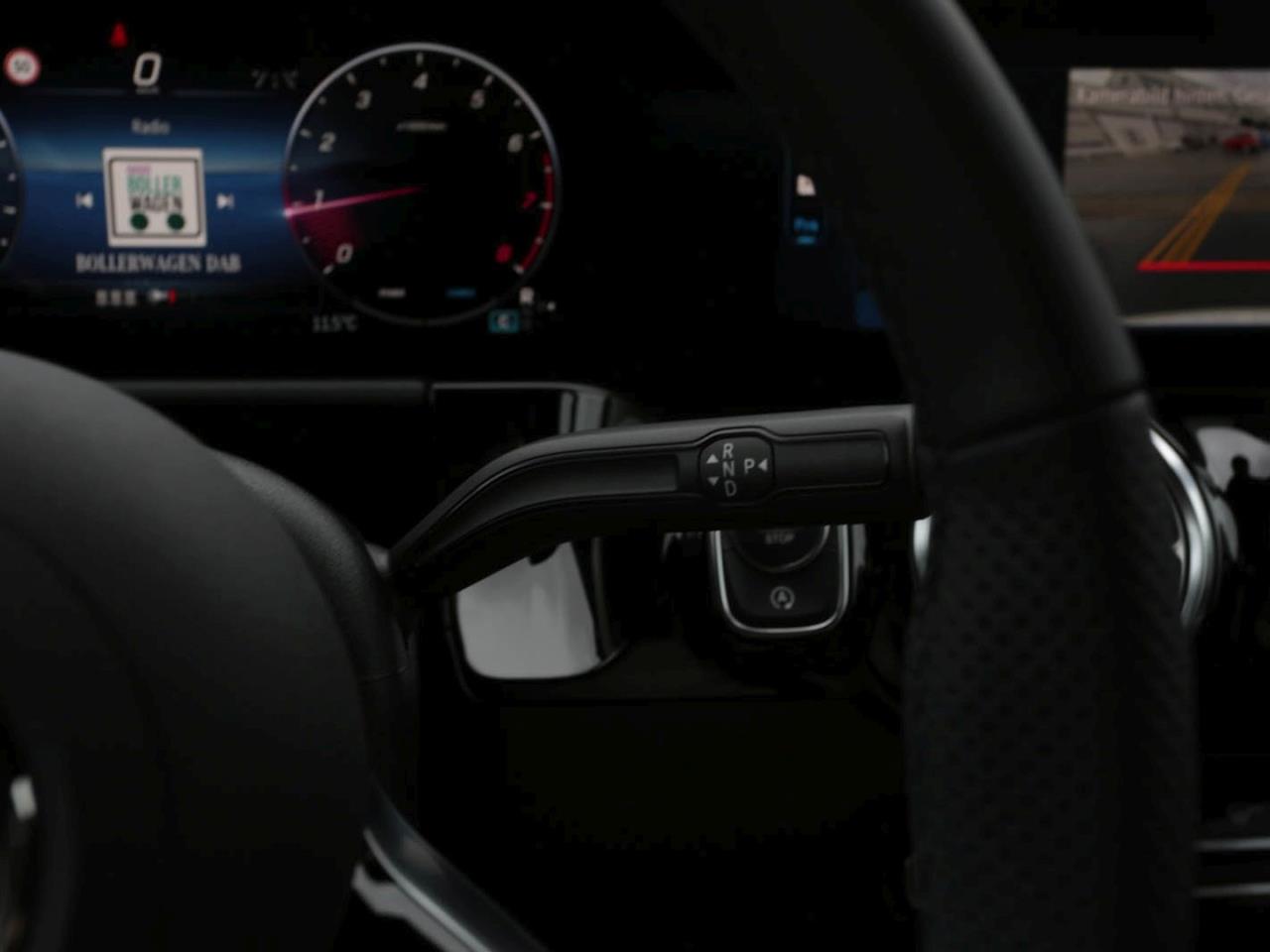 Mercedes-Benz GLA 200 AMG Night MBUX AHK EasyPack Park-Paket