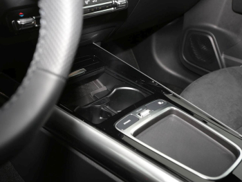 Mercedes-Benz GLA 200 AMG Night MBUX AHK EasyPack Park-Paket