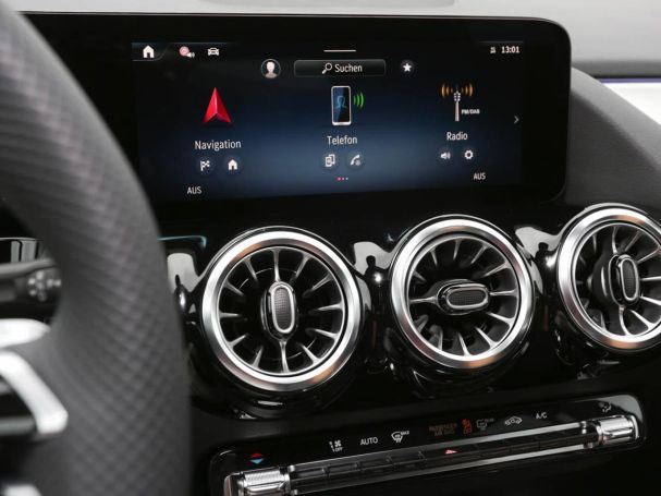 Mercedes-Benz GLA 200 AMG Night MBUX AHK EasyPack Park-Paket Mercedes-Benz GLA 200 AMG Night MBUX AHK EasyPack Park-Paket