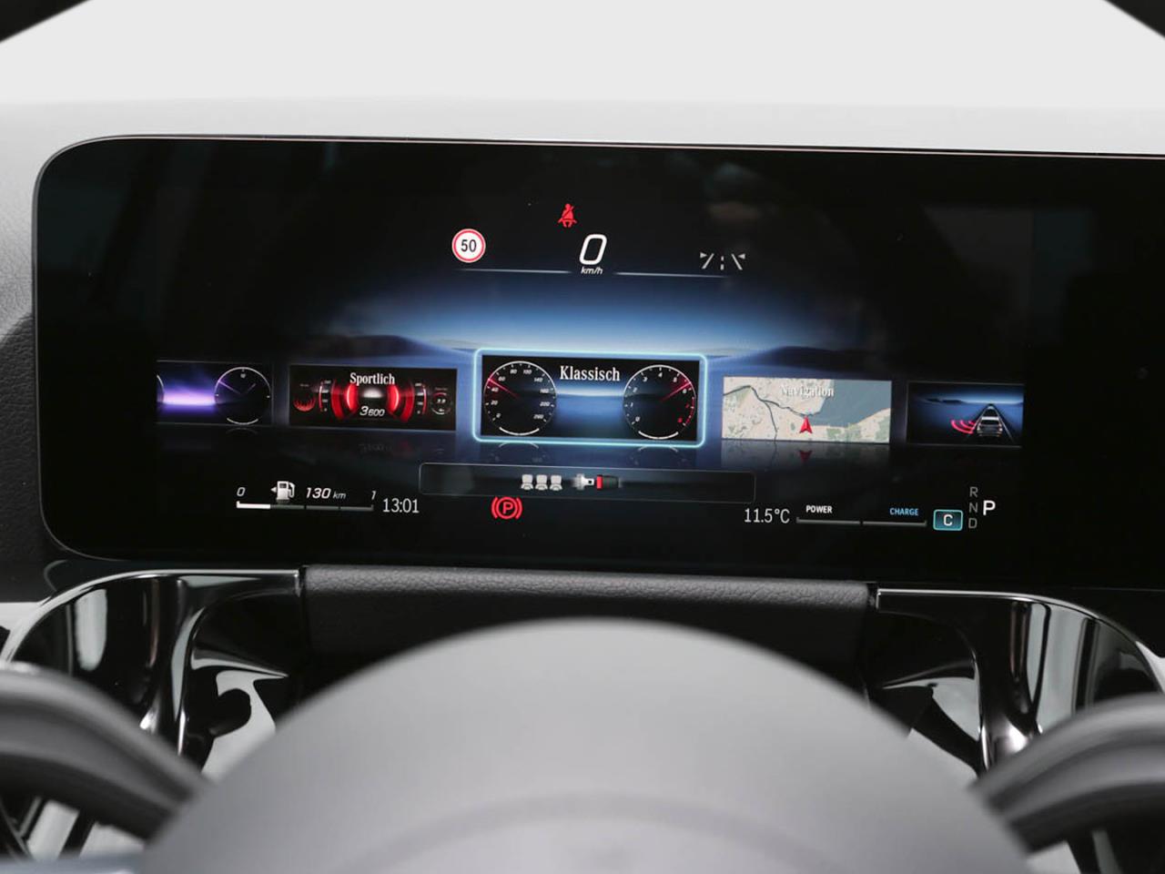 Mercedes-Benz GLA 200 AMG Night MBUX AHK EasyPack Park-Paket