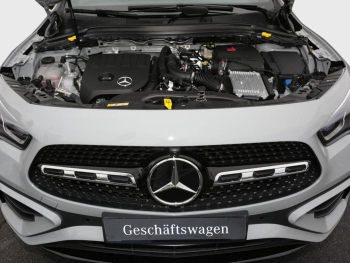 Mercedes-Benz GLA 200 AMG Night MBUX AHK EasyPack Park-Paket