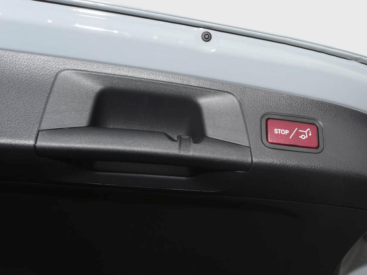 Mercedes-Benz GLA 200 AMG Night MBUX AHK EasyPack Park-Paket