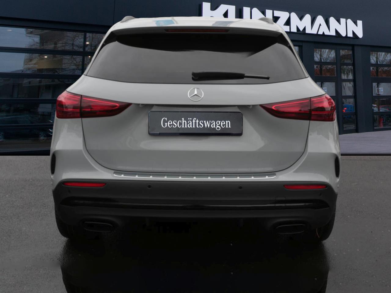 Mercedes-Benz GLA 200 AMG Night MBUX AHK EasyPack Park-Paket