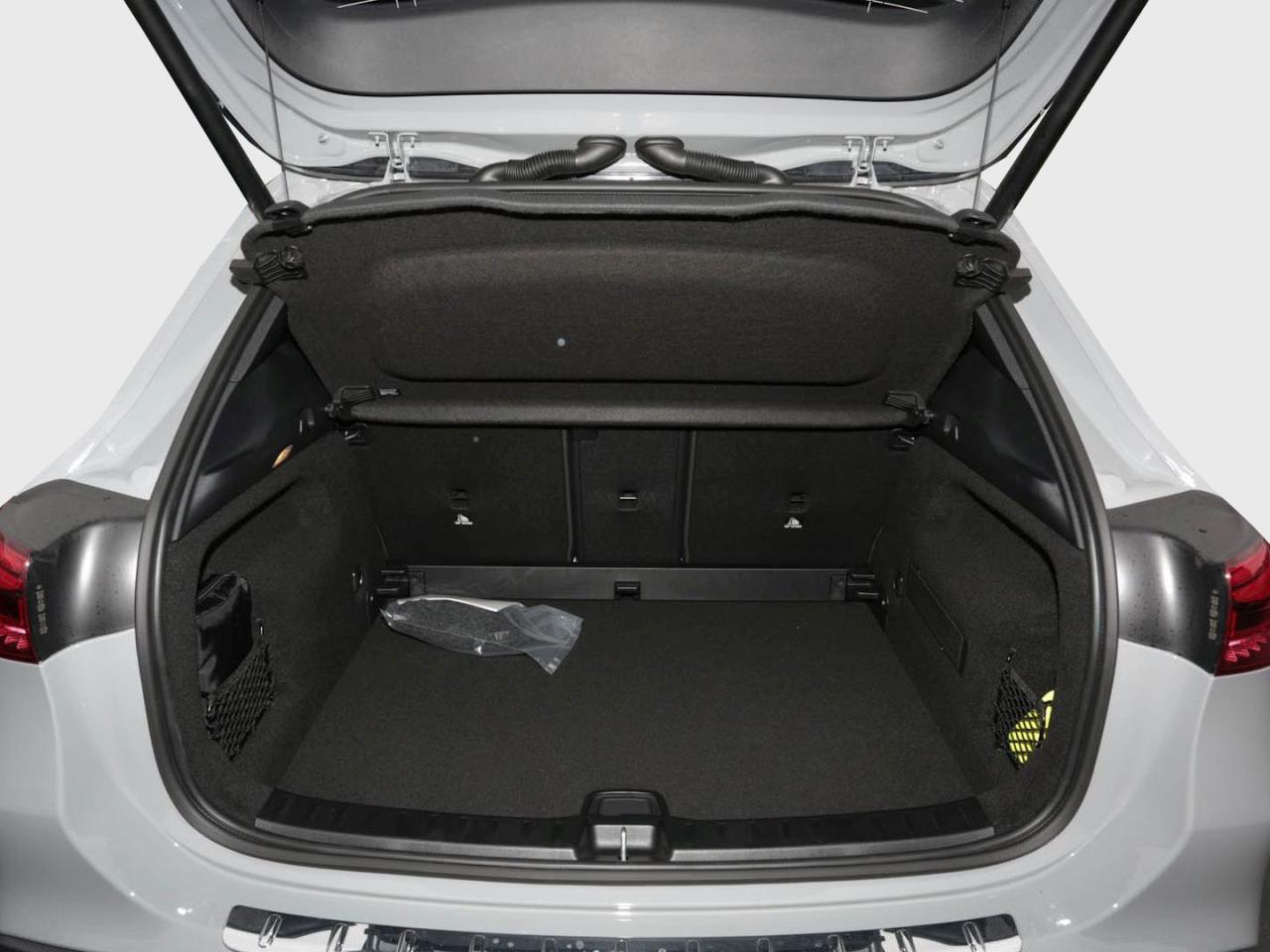 Mercedes-Benz GLA 200 AMG Night MBUX AHK EasyPack Park-Paket