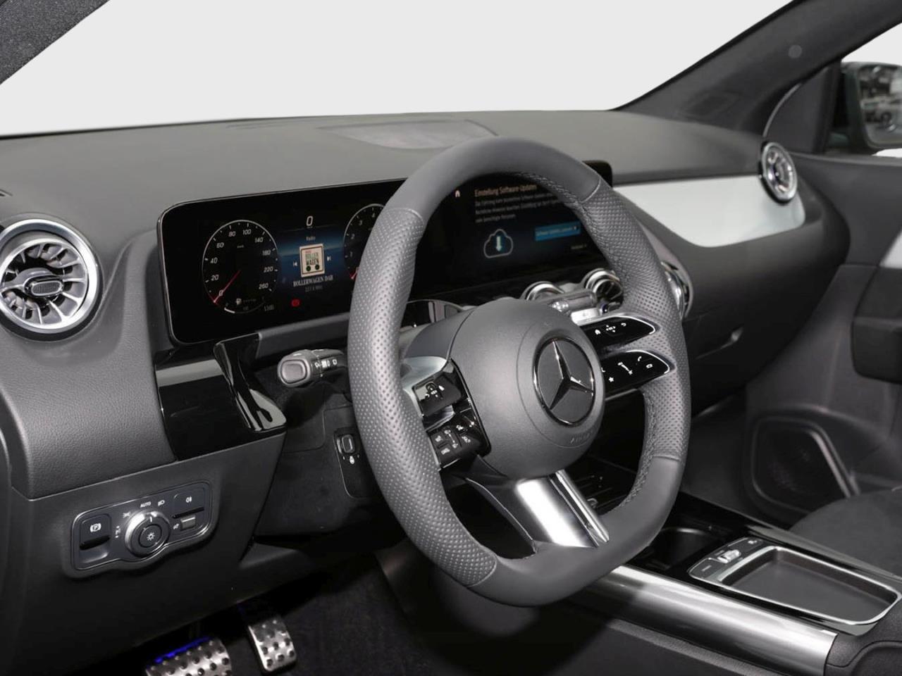 Mercedes-Benz GLA 200 AMG Night MBUX AHK EasyPack Park-Paket