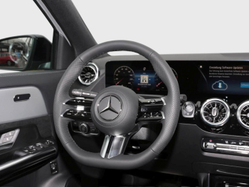 Mercedes-Benz GLA 200 AMG Night MBUX AHK EasyPack Park-Paket