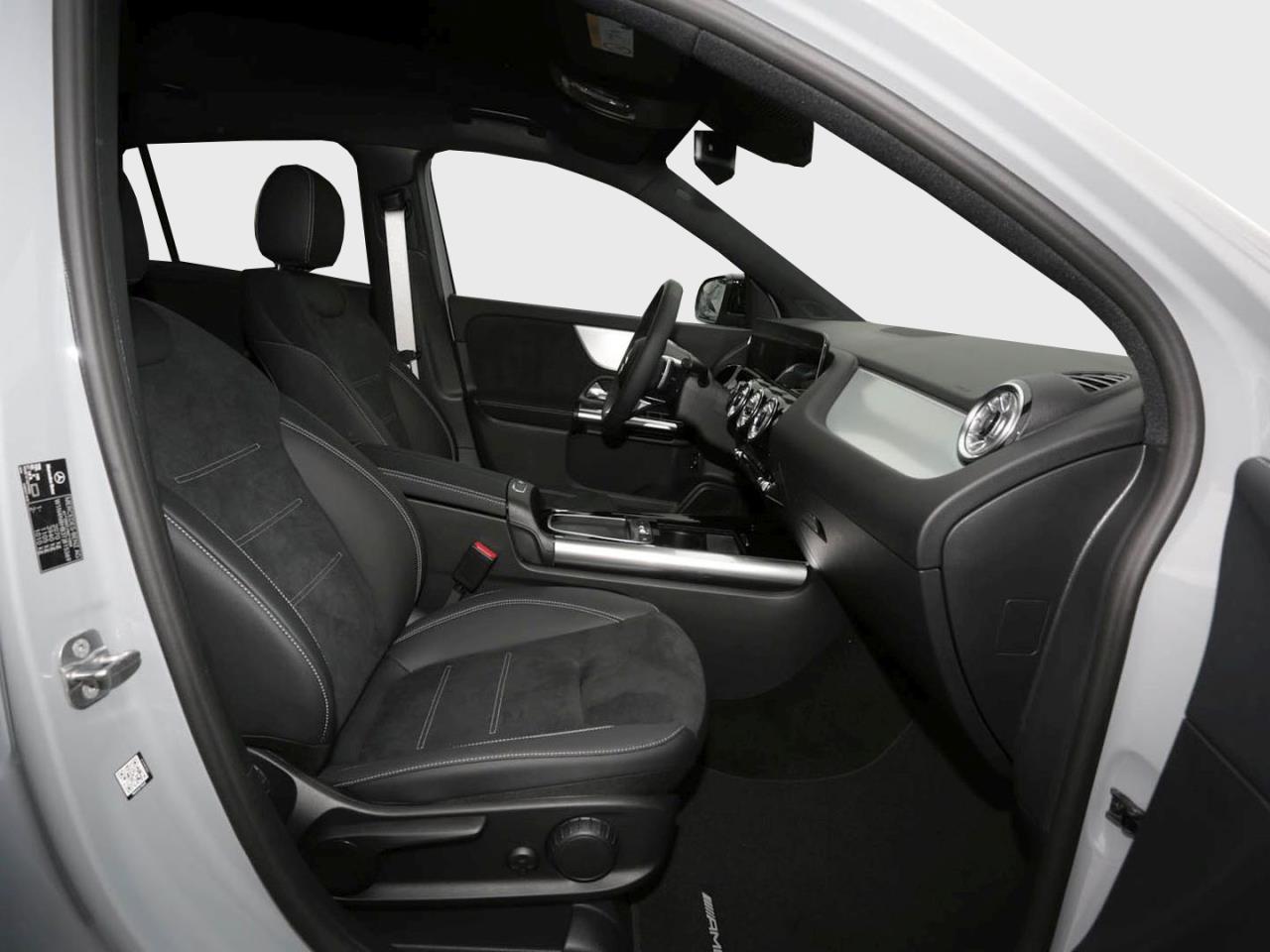 Mercedes-Benz GLA 200 AMG Night MBUX AHK EasyPack Park-Paket