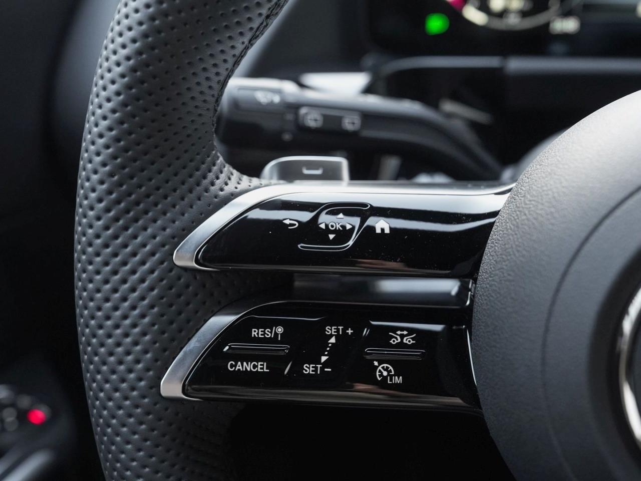 Mercedes-Benz GLA 200 AMG Night Navi-Premium AHK Kamera