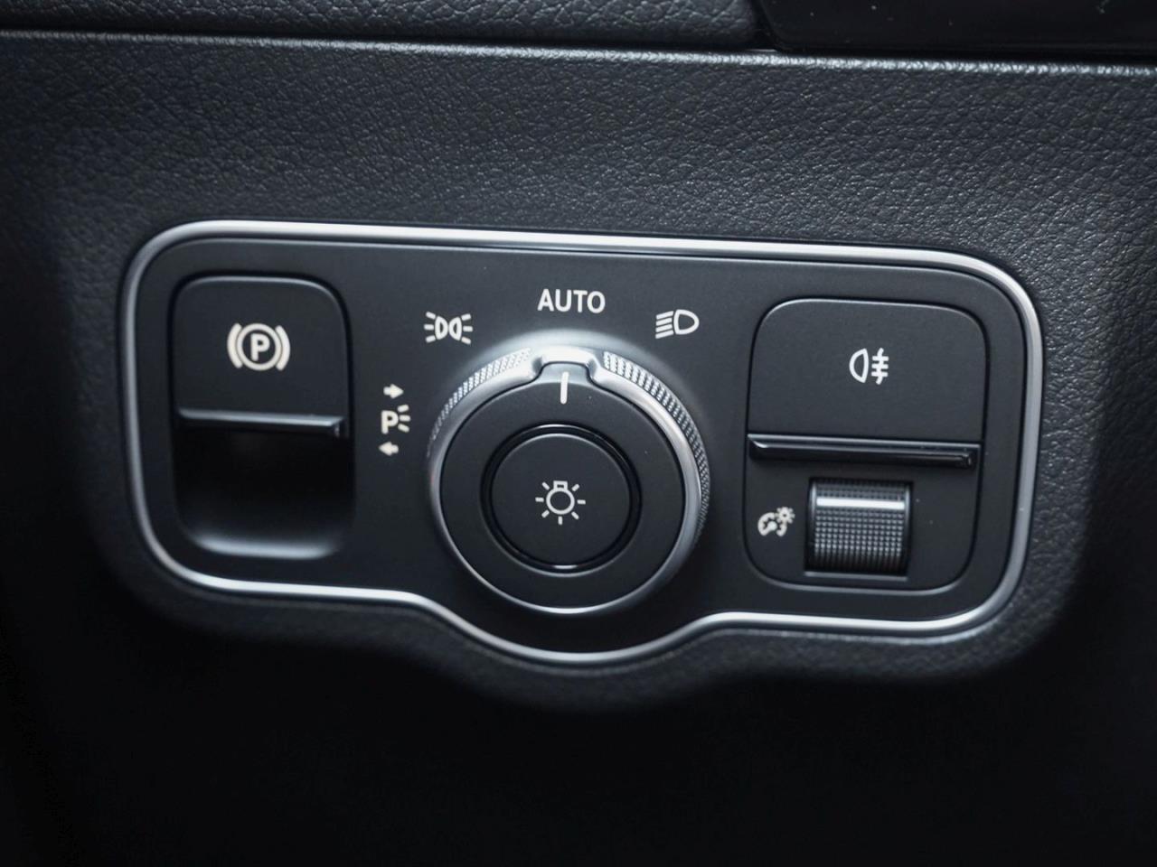 Mercedes-Benz GLA 200 AMG Night Navi-Premium AHK Kamera